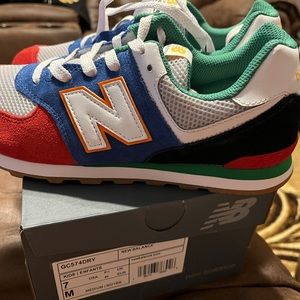 New Balance 574 big kids 7Y NWT primary colors